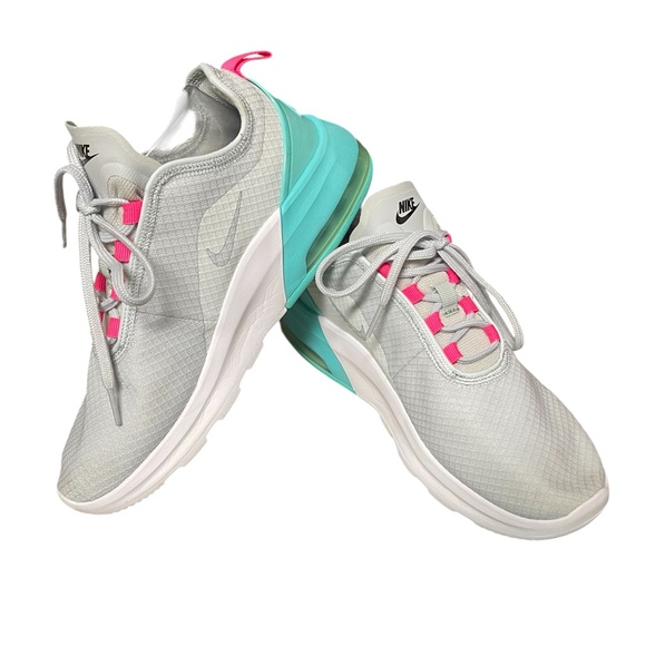 Nike Women's Air Max Motion 2 Casual Sneakers Sz 8 - Picture 1 of 8